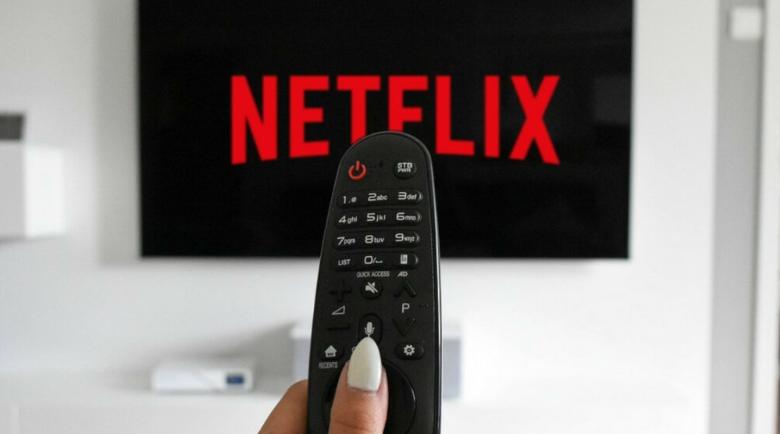 Netflix订阅用户净流出20万：股价急挫25%