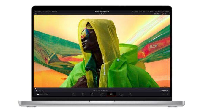爆料称首款OLED屏幕MacBook或在2024年发布