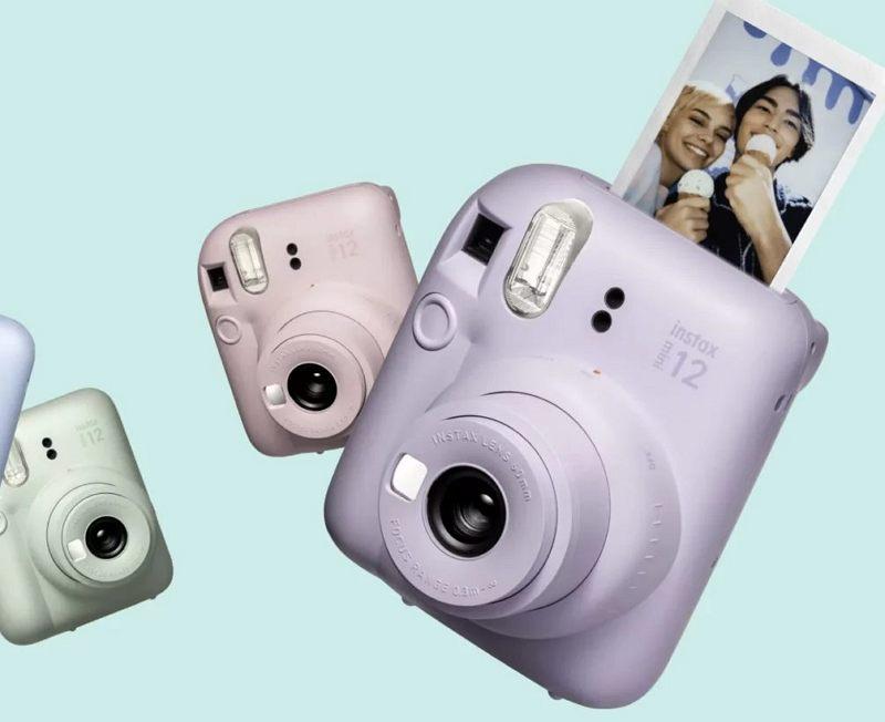 Fujifilm 发布 Instax Mini 12 ：旋转镜头操控自拍更方便