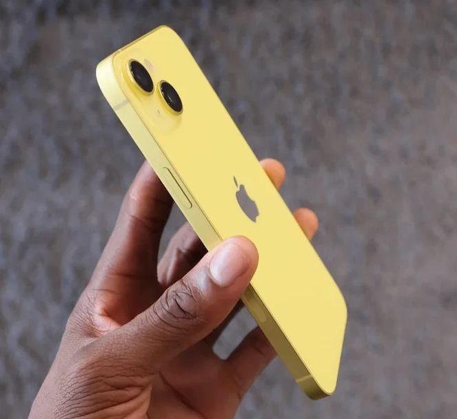 黄色 iPhone 14 甄姬曝光，究竟有多黄？与 iPhone XR 对比区别大吗？