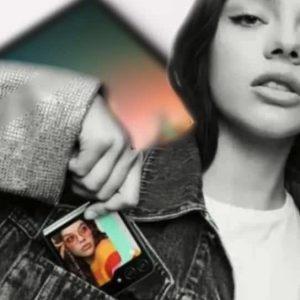 三星 Galaxy Z Flip 5 疑似官方宣传图广告:外屏幕显著增大