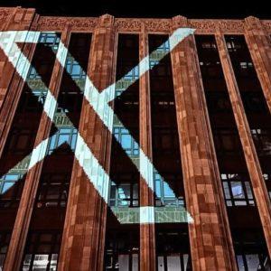 推特新LOGO公布：Twitter总部已挂上新的 “X” 标志