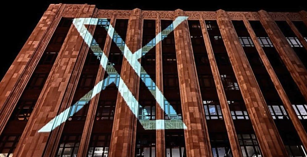 推特新LOGO公布：Twitter总部已挂上新的 “X” 标志