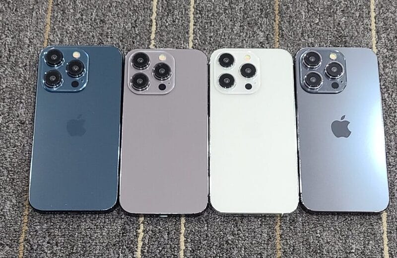 大量 iPhone 15、iPhone 15 Pro 模型机图片曝光