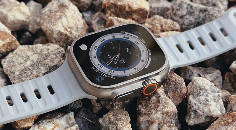 
苹果即将推出第二代Apple Watch Ultra：深灰色钛金属震撼登场
