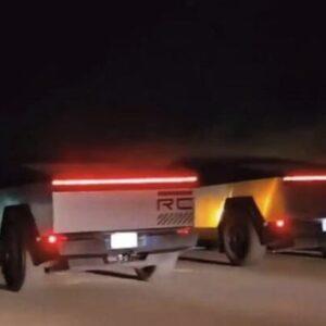 网友拍摄到两辆 Tesla Cybertruck 电动皮卡在高速公路并排竞速